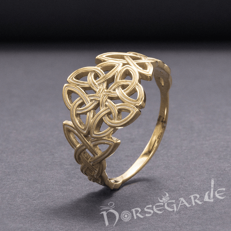 Gold trinity 2025 knot ring