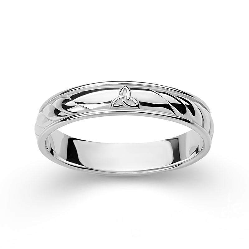 Handcrafted Triquetra Simple Band - Gold