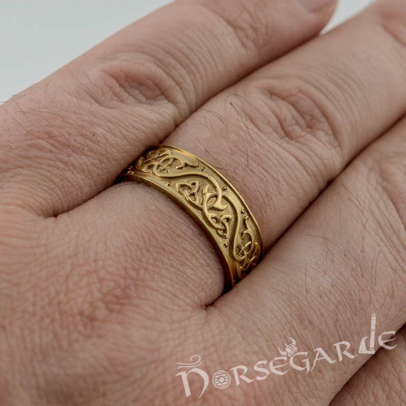 Handcrafted Urnes Art Ornamental Band - Gold