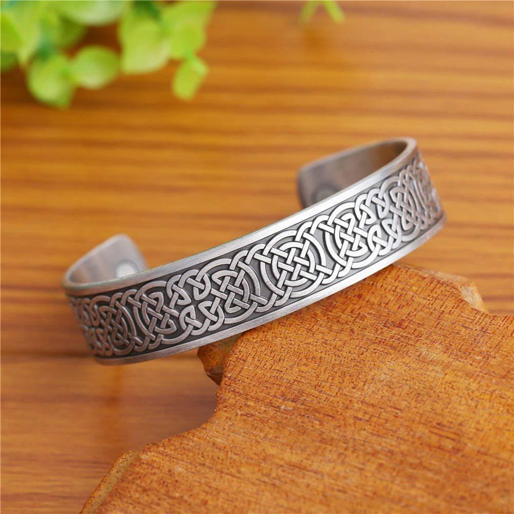 HOW TO MAKE A CELTIC KNOT BRACELET #jewellery #bracelet #diy | Celtic knot  bracelet, Knot bracelet diy, Celtic knots diy