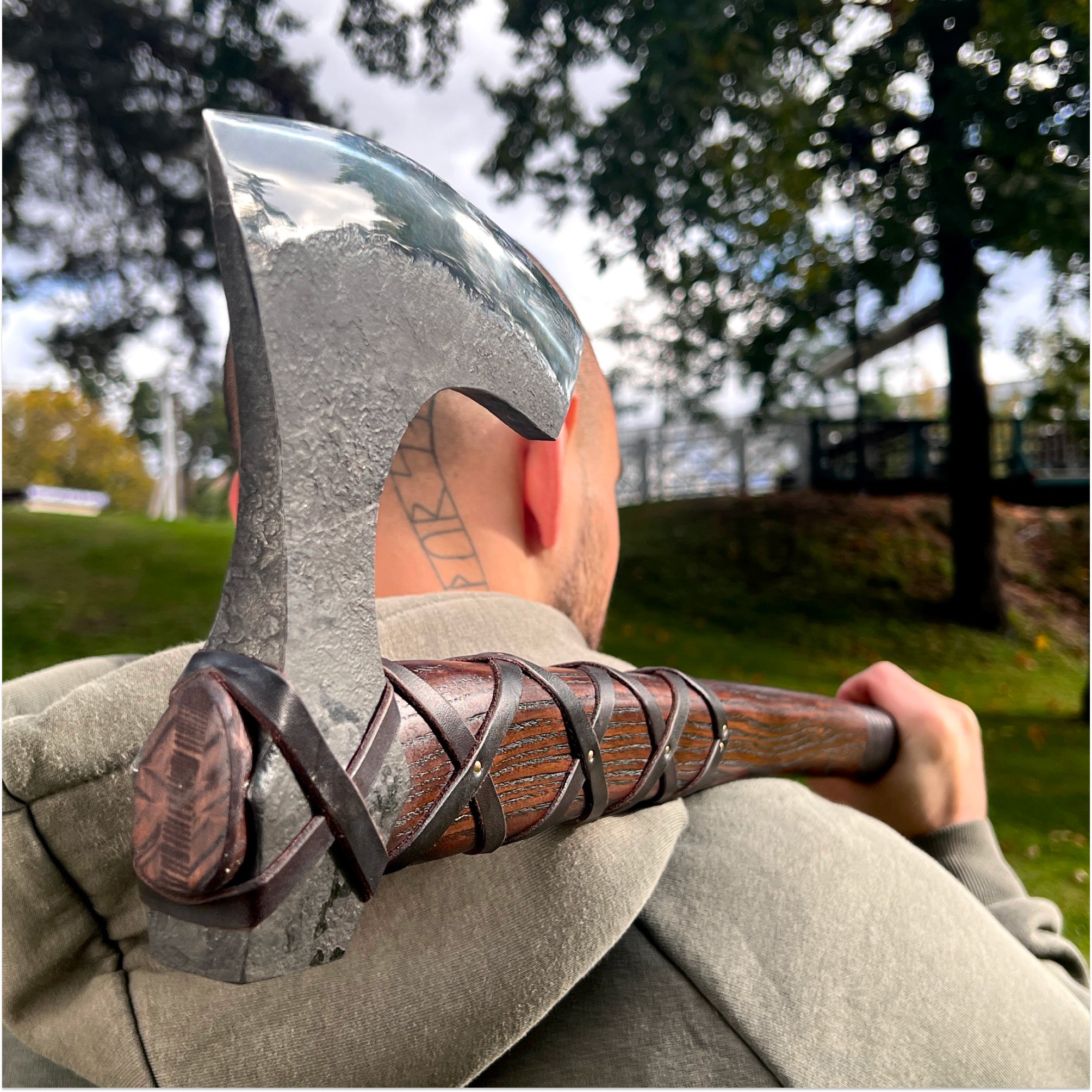 Handforged Viking Axe 'Ragnar'
